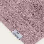 toalla para baño malva